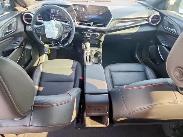 KL77LJEP9SC066448 2025 CHEVROLET TRAX - Image 8