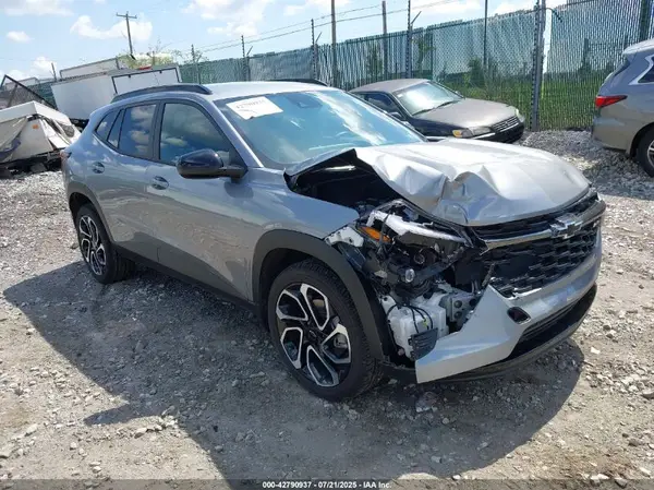 KL77LJEP9SC095268 2025 CHEVROLET TRAX - Image 1