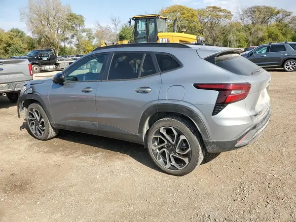 KL77LJEP9SC155243 2025 CHEVROLET TRAX - Image 2