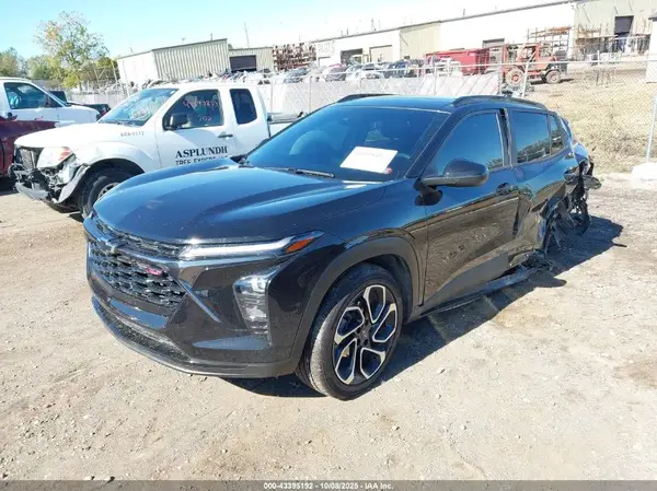 KL77LJEP9SC190512 2025 CHEVROLET TRAX - Image 2