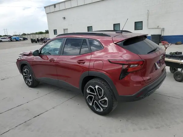 KL77LJEP9SC294594 2025 CHEVROLET TRAX - Image 2