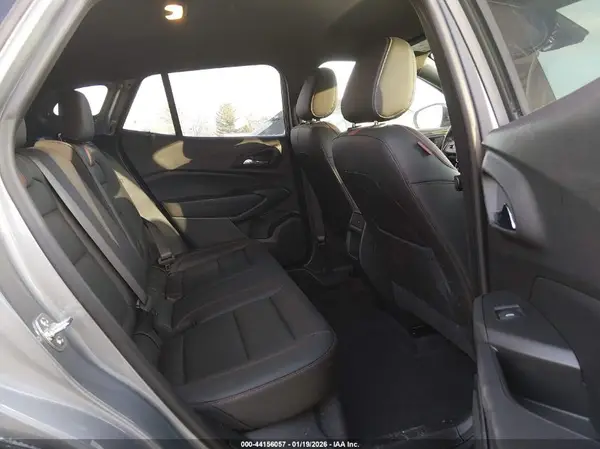 KL77LJEP9SC301883 2025 CHEVROLET TRAX - Image 8