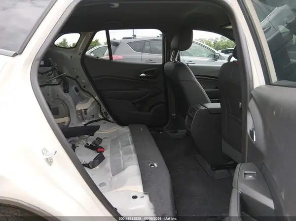 KL77LJEP9TC110210 2026 CHEVROLET TRAX - Image 8