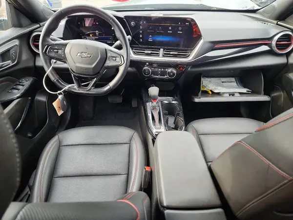 KL77LJEPXSC010082 2025 CHEVROLET TRAX - Image 8