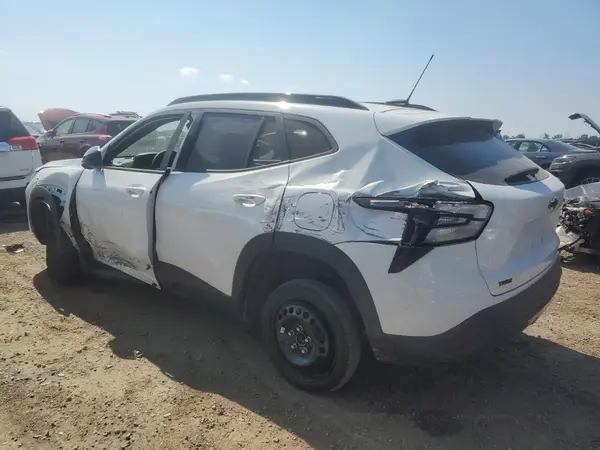 KL77LJEPXSC021311 2025 CHEVROLET TRAX - Image 2