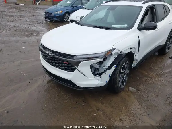 KL77LJEPXSC120372 2025 CHEVROLET TRAX - Image 2