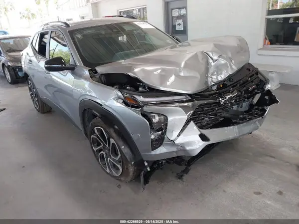 KL77LJEPXSC163836 2025 CHEVROLET TRAX - Image 1