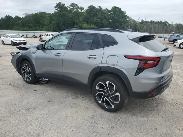 KL77LJEPXSC194360 2025 CHEVROLET TRAX - Image 2