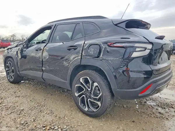 KL77LJEPXSC258641 2025 CHEVROLET TRAX - Image 2