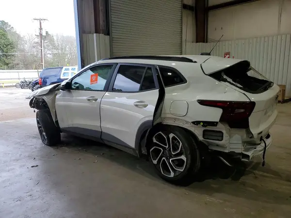KL77LJEPXSC329739 2025 CHEVROLET TRAX - Image 2