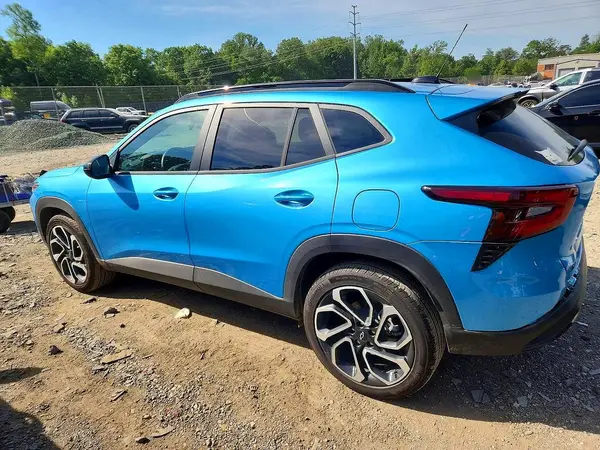 KL77LJEPXTC036912 2026 CHEVROLET TRAX - Image 2