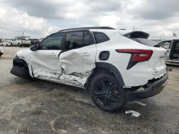 KL77LKE20RC109854 2024 CHEVROLET TRAX - Image 2