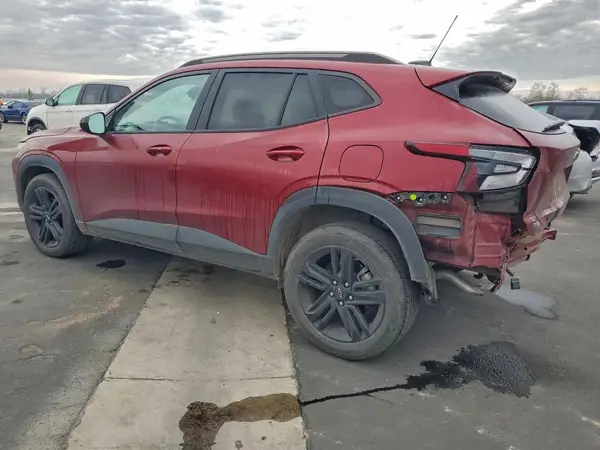 KL77LKE21RC121043 2024 CHEVROLET TRAX - Image 2