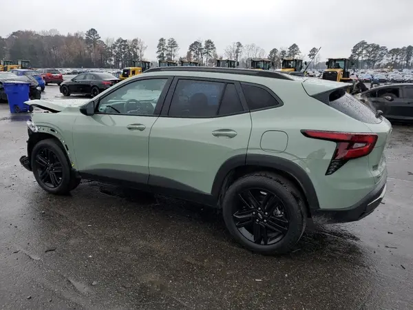 KL77LKE21RC171134 2024 CHEVROLET TRAX - Image 2