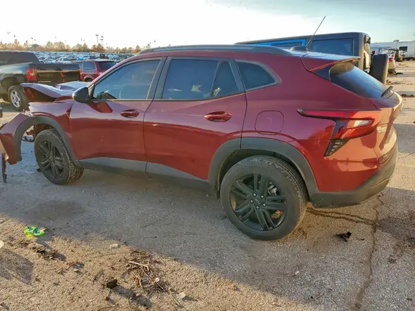 KL77LKE21RC190427 2024 CHEVROLET TRAX - Image 2