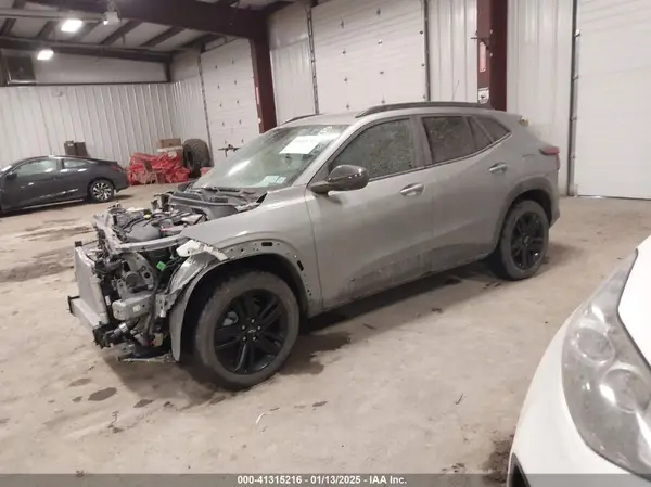 KL77LKE21RC229470 2024 CHEVROLET TRAX - Image 2