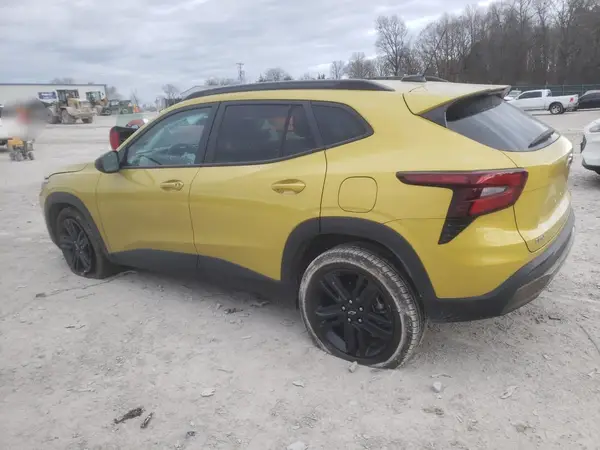 KL77LKE22RC063296 2024 CHEVROLET TRAX - Image 2