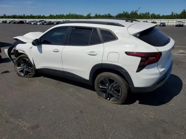 KL77LKE22RC064965 2024 CHEVROLET TRAX - Image 2
