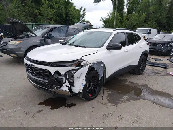 KL77LKE22RC112643 2024 CHEVROLET TRAX - Image 2