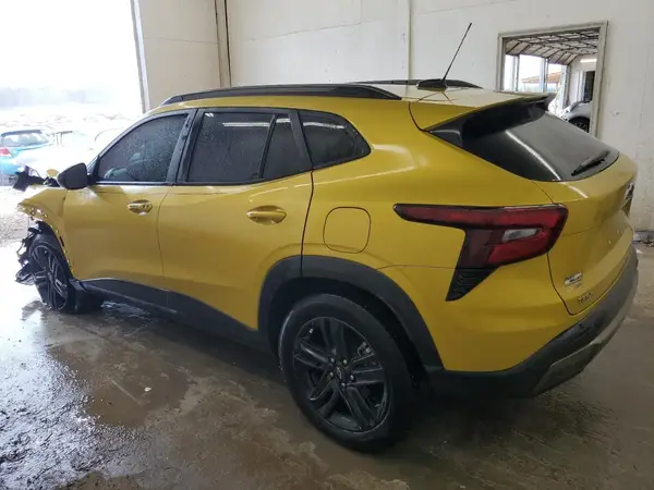 KL77LKE22RC127014 2024 CHEVROLET TRAX - Image 2