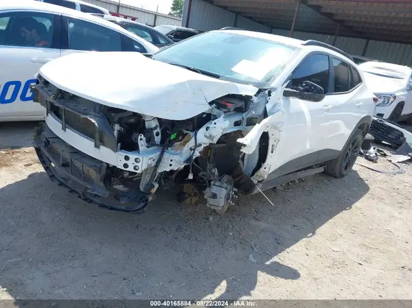 KL77LKE22RC139924 2024 CHEVROLET TRAX - Image 2