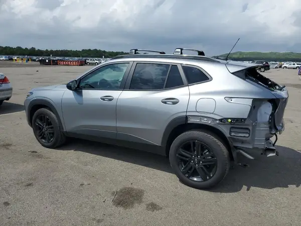 KL77LKE22RC209292 2024 CHEVROLET TRAX - Image 2