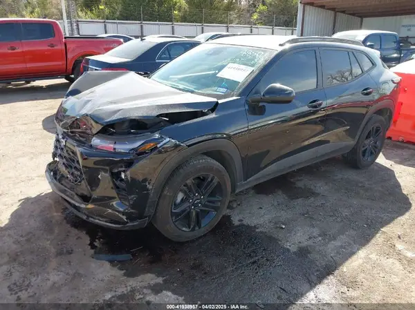 KL77LKE23RC028850 2024 CHEVROLET TRAX - Image 2