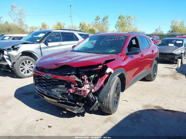 KL77LKE23RC048113 2024 CHEVROLET TRAX - Image 2