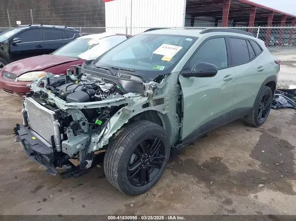 KL77LKE23RC199033 2024 CHEVROLET TRAX - Image 2