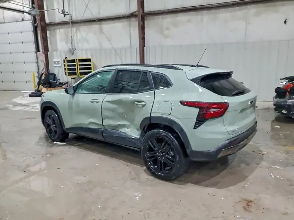 KL77LKE24RC098633 2024 CHEVROLET TRAX - Image 2