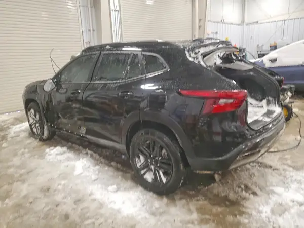 KL77LKE24RC144719 2024 CHEVROLET TRAX - Image 2