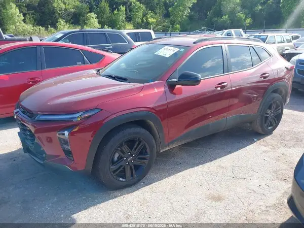 KL77LKE24RC14682 2024 CHEVROLET TRAX - Image 2
