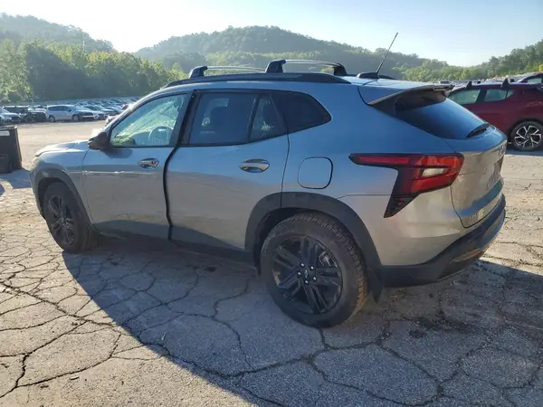 KL77LKE24RC176179 2024 CHEVROLET TRAX - Image 2