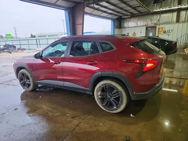 KL77LKE25RC073336 2024 CHEVROLET TRAX - Image 2