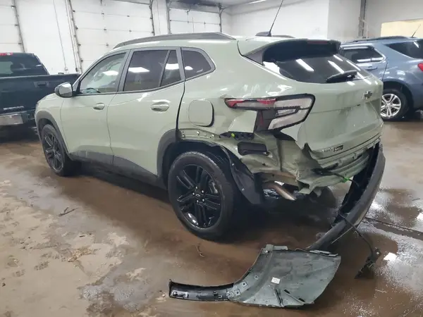 KL77LKE26RC158671 2024 CHEVROLET TRAX - Image 2