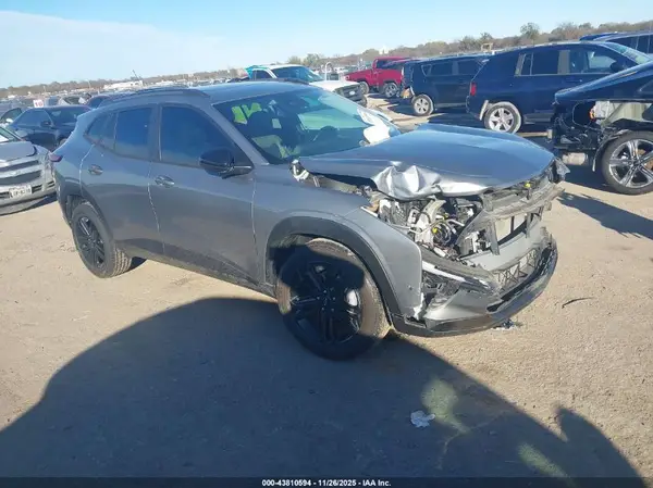 KL77LKE26RC164826 2024 CHEVROLET TRAX - Image 1