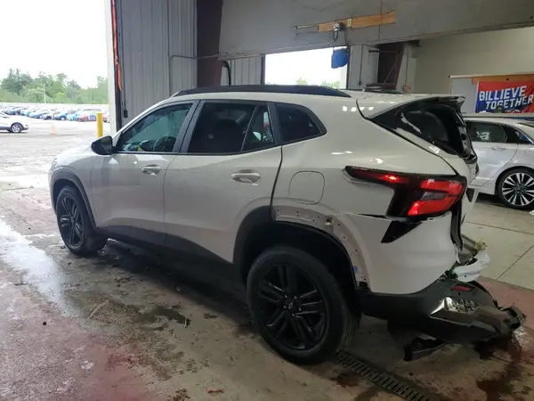 KL77LKE26RC219212 2024 CHEVROLET TRAX - Image 2