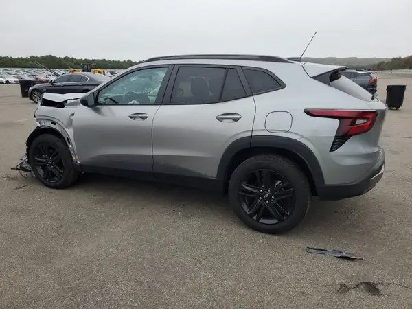 KL77LKE27RC016765 2024 CHEVROLET TRAX - Image 2
