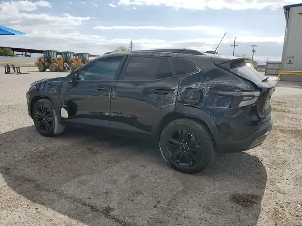 KL77LKE28RC028388 2024 CHEVROLET TRAX - Image 2