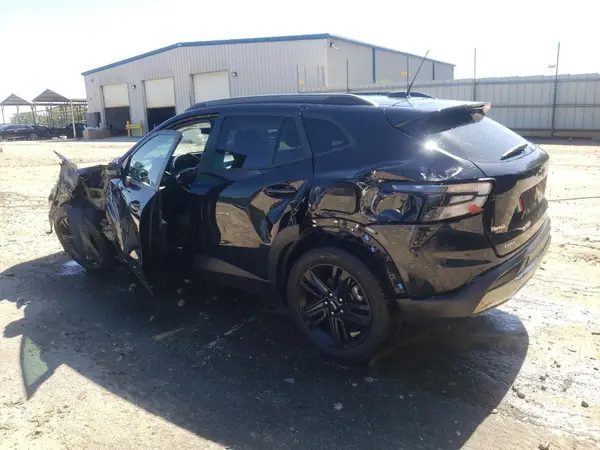 KL77LKE28RC043103 2024 CHEVROLET TRAX - Image 2