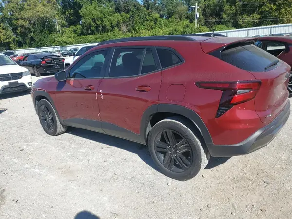 KL77LKE28RC085559 2024 CHEVROLET TRAX - Image 2