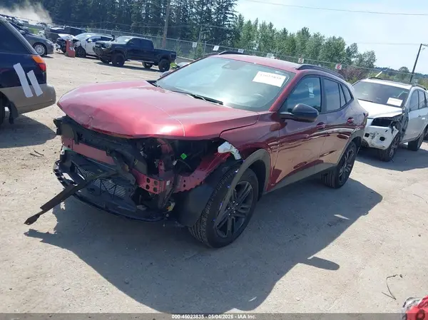 KL77LKE28RC138079 2024 CHEVROLET TRAX - Image 2
