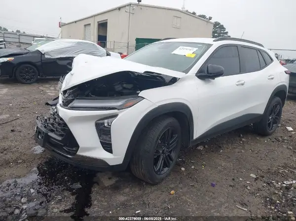 KL77LKE28RC189212 2024 CHEVROLET TRAX - Image 2