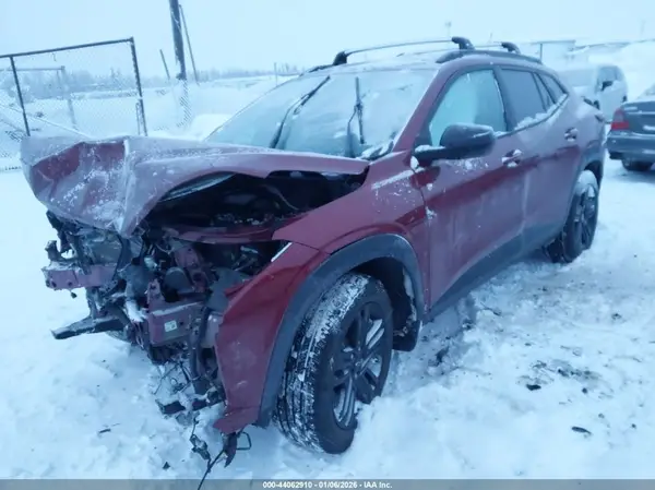 KL77LKE28RC213122 2024 CHEVROLET TRAX - Image 2