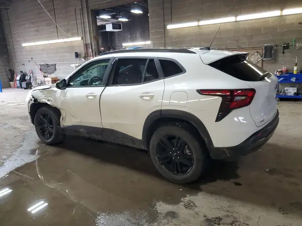 KL77LKE29RC007596 2024 CHEVROLET TRAX - Image 2