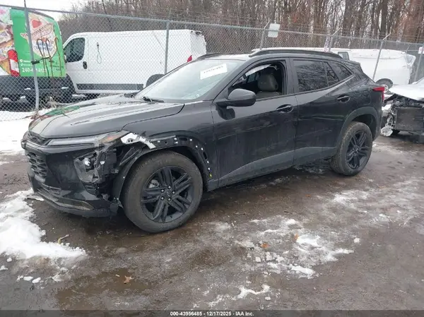 KL77LKE29RC066017 2024 CHEVROLET TRAX - Image 2
