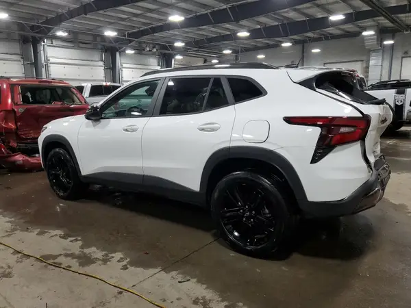 KL77LKE29RC198324 2024 CHEVROLET TRAX - Image 2