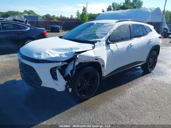 KL77LKE29SC123368 2025 CHEVROLET TRAX - Image 2