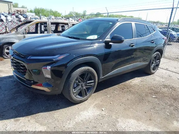 KL77LKE2XRC004271 2024 CHEVROLET TRAX - Image 2