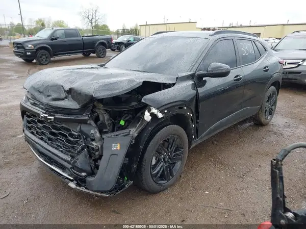 KL77LKE2XRC163372 2024 CHEVROLET TRAX - Image 2
